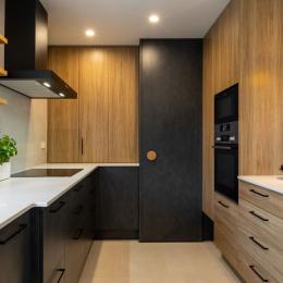 Baroque and Honed Slate kitchen 2 Toni Roberts